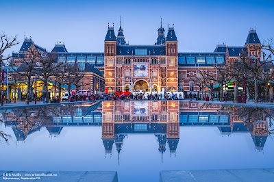 Spend a morning at Museumplein